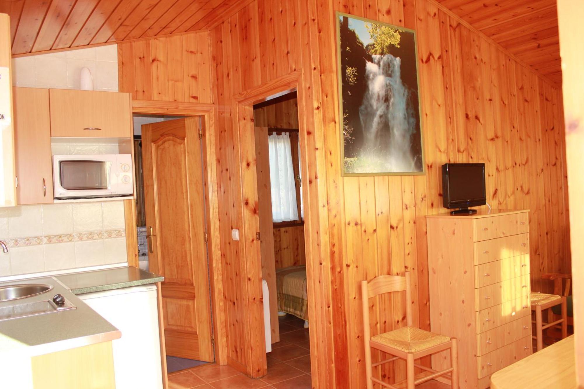 Camping Valle De Tena Sabiñánigo Екстериор снимка