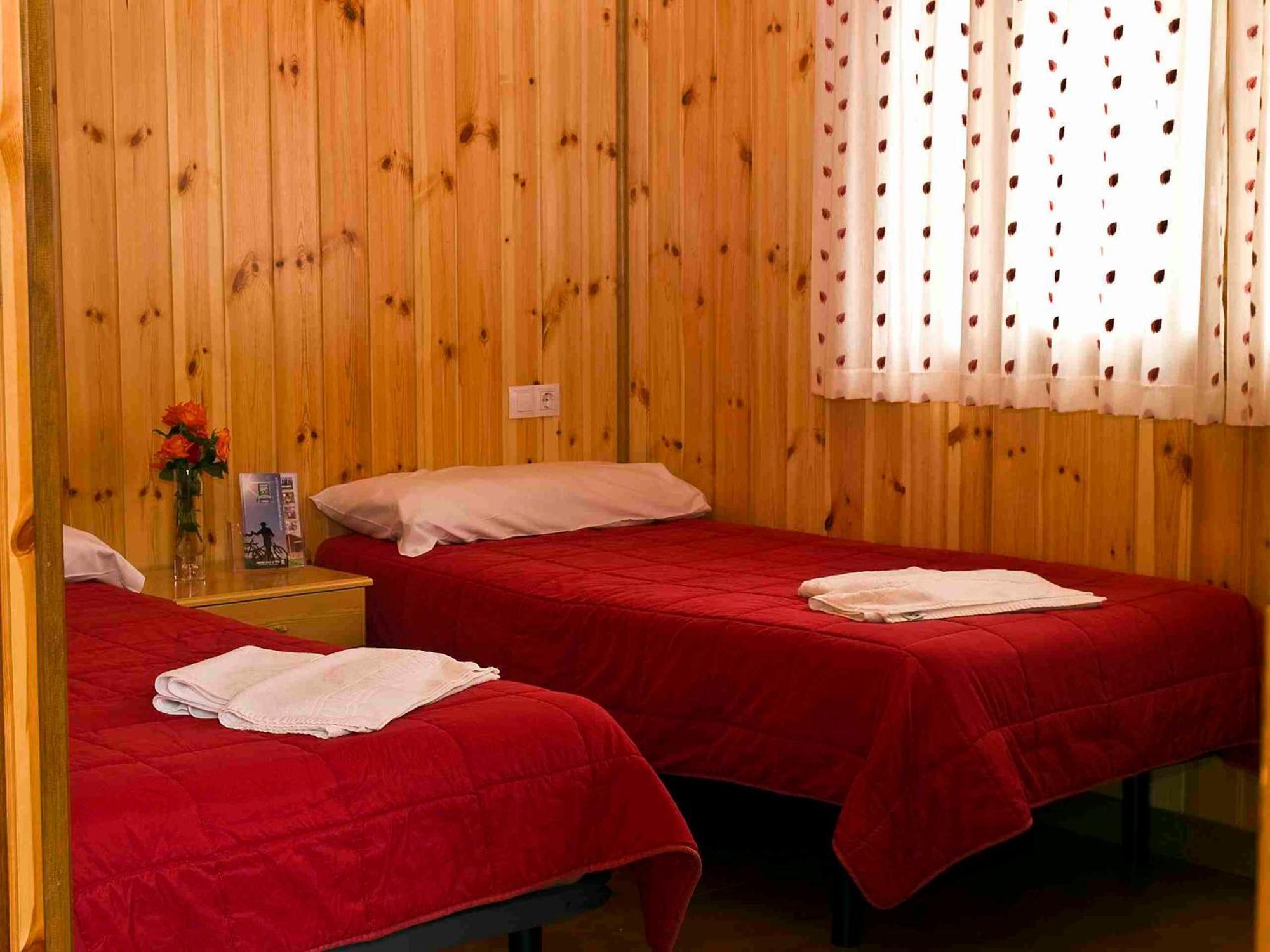 Camping Valle De Tena Sabiñánigo Екстериор снимка