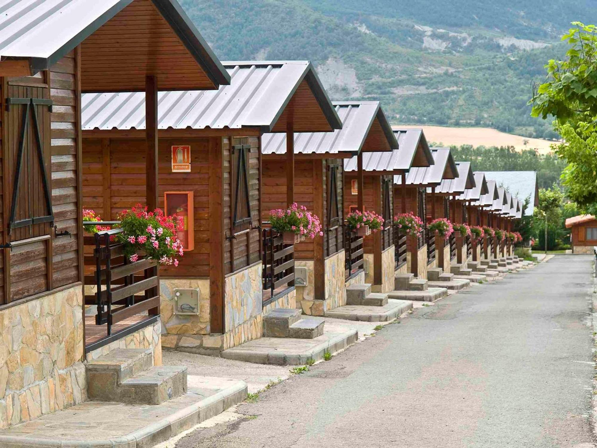 Camping Valle De Tena Sabiñánigo Екстериор снимка
